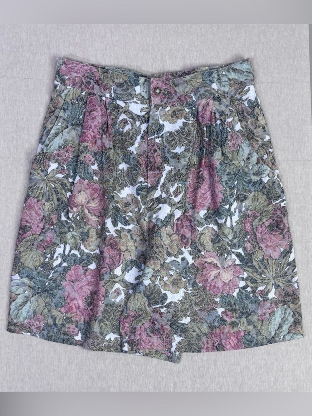 Vintage Britland Floral High Waist Shorts USA Tapestry Pleated Size 13